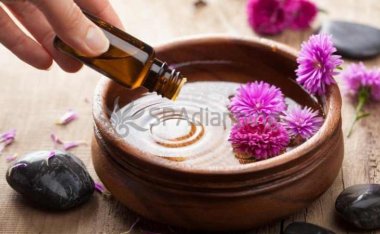 探索瑜伽油疗:一种全新的身心养护方法