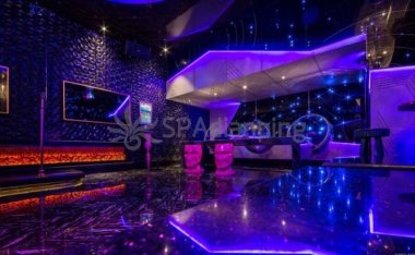 揭秘北京KTV:热门荤素游戏、拖鞋场、真空场和蓝莓场的独特体验