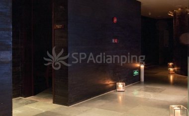 揭秘路边足疗店的暗藏玄机—警惕那些不为人知的“特别服务”